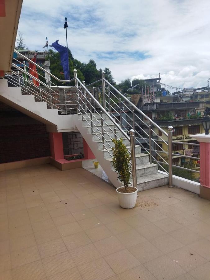Hotel Nambrog Bomdila Екстер'єр фото